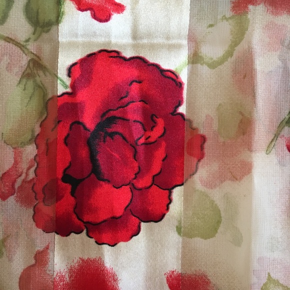 SCARF | Red Roses - Picture 2 of 5